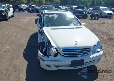 2007 Mercedes-Benz C 280 Luxury 4Matic z USA, uszkodzony, nr VIN WDBRF92H47F891638